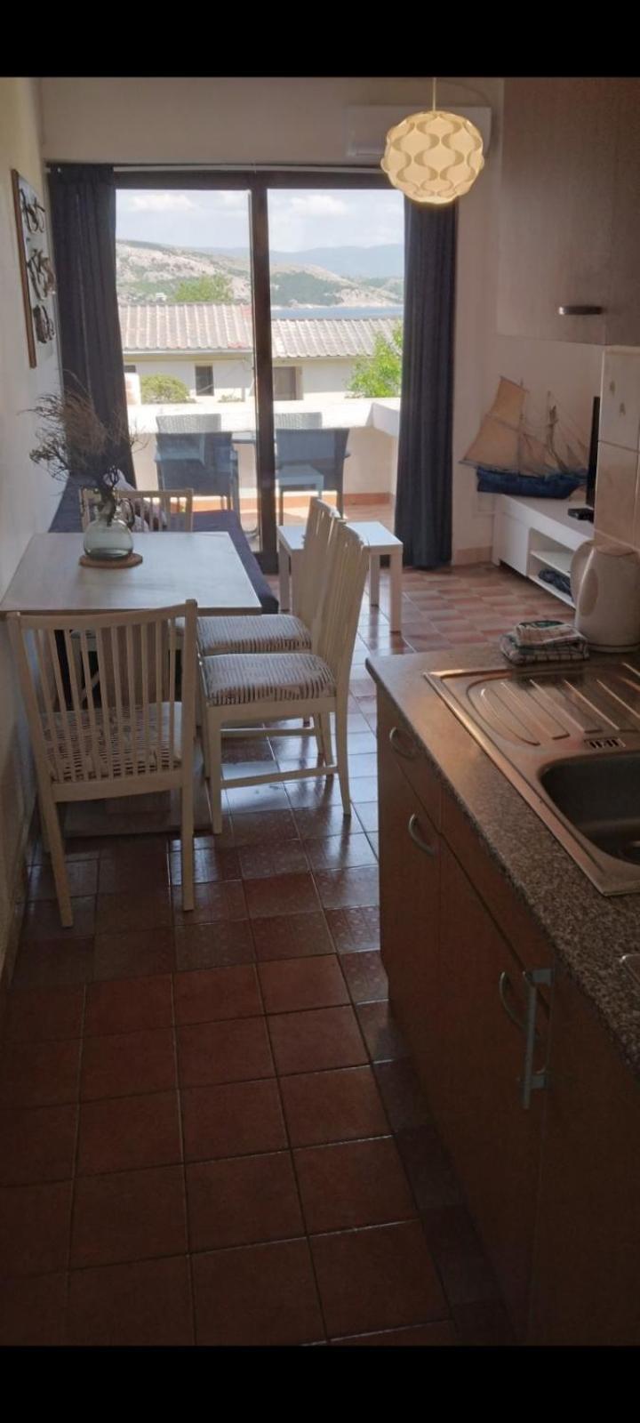 Apartment S Pogledom Na