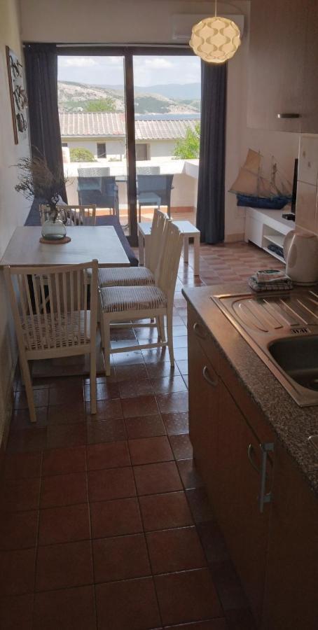 Apartment S Pogledom Na *